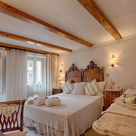 Le Coeur Du Pont Hotel Donnaz Kültér fotó