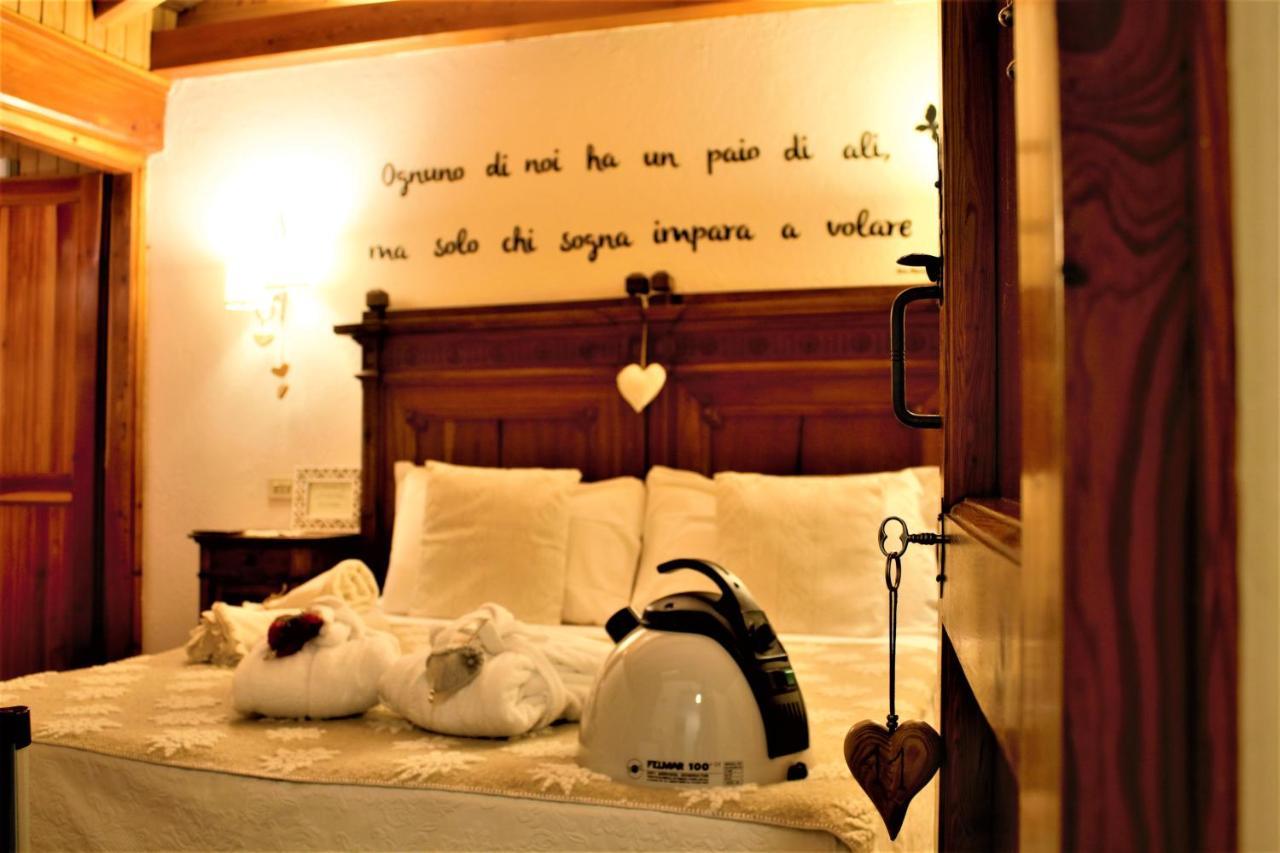 Le Coeur Du Pont Hotel Donnaz Kültér fotó