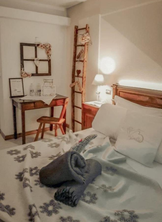 Le Coeur Du Pont Hotel Donnaz Kültér fotó