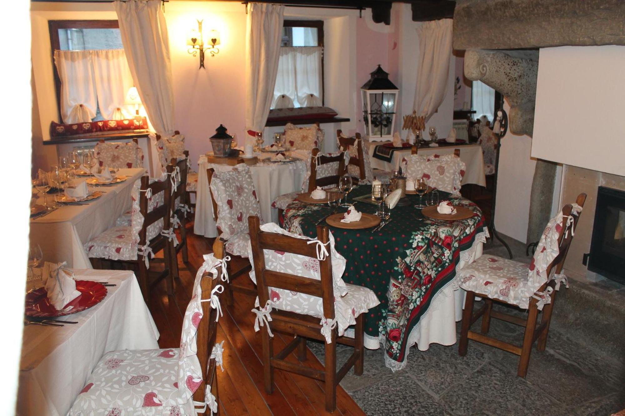 Le Coeur Du Pont Hotel Donnaz Kültér fotó