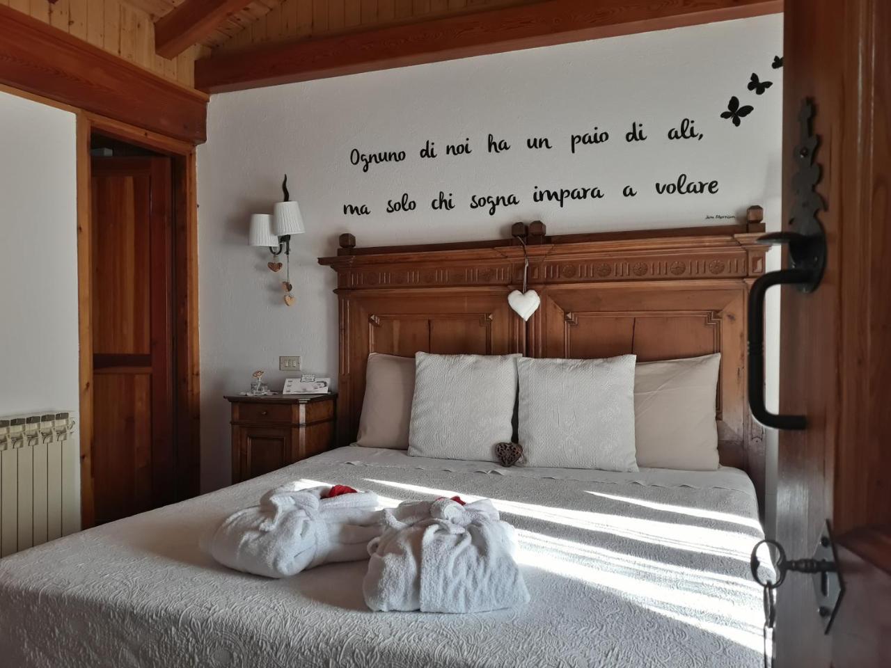 Le Coeur Du Pont Hotel Donnaz Kültér fotó